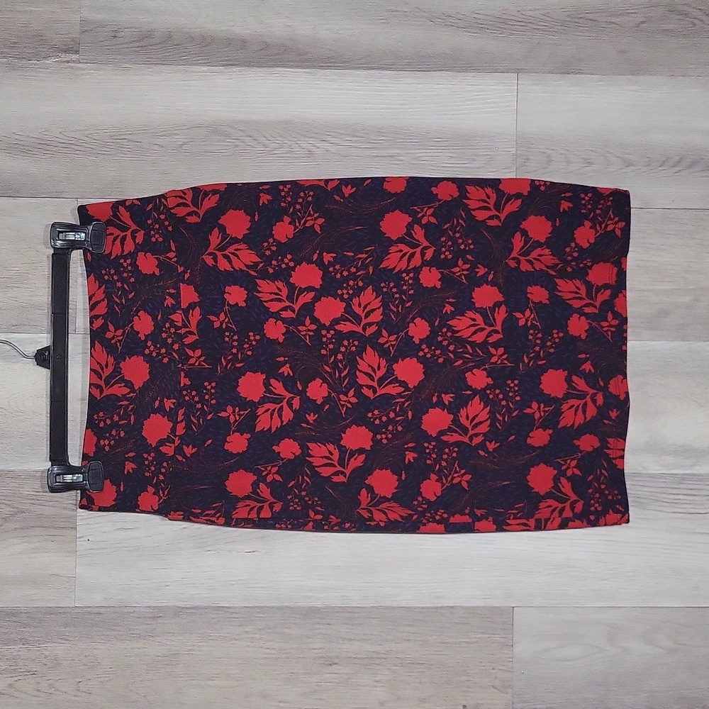 LulaRoe Womens Small Cassie Red Black Blue Floral Pencil Skirt Stretch Casual